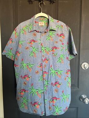 It’s Lost Casual Short-Sleeve Button-Down Shirt in Blue with Tropical Print